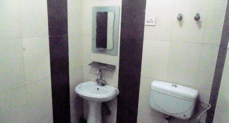 Hotel Kamla Palace, Katra 5
